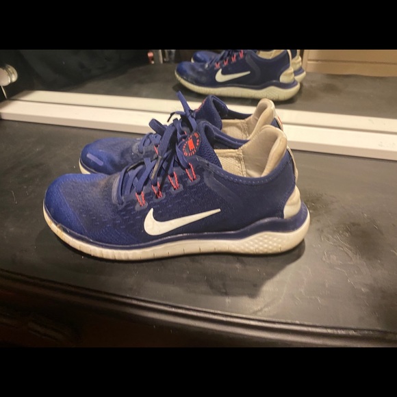 Women’s Nikes - Picture 3 of 3